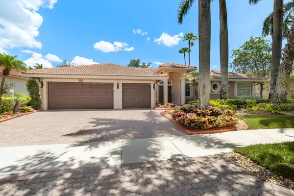 3707 Oak Ridge Cir, Weston, FL 33331