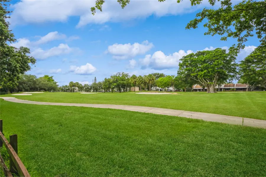 1400 W Sandpiper Cir, Pembroke Pines, FL 33026 - Image #2