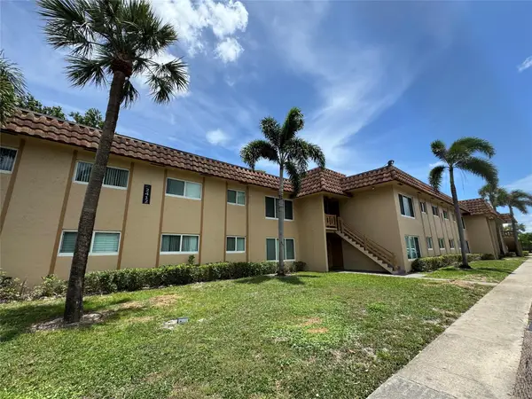 2412 NW 39th Way #101, Lauderdale Lakes, FL 33311