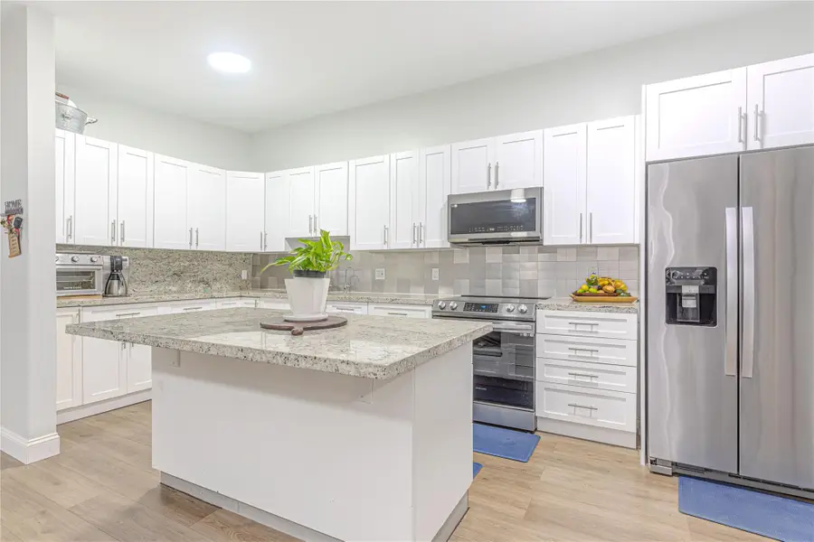 10675 W Clairmont Cir #202, Fort Lauderdale, FL 33321 - Image #2