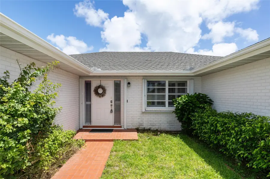 10821 Greentrail Dr, Boynton Beach, FL 33436 - Image #2