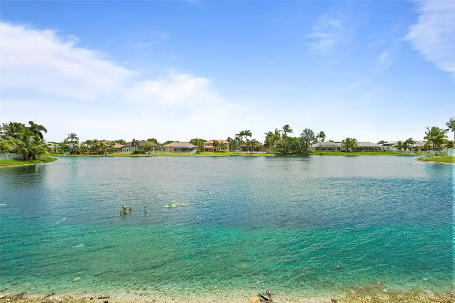 16332 N Segovia Circle, Fort Lauderdale, FL 33331 - Image #2