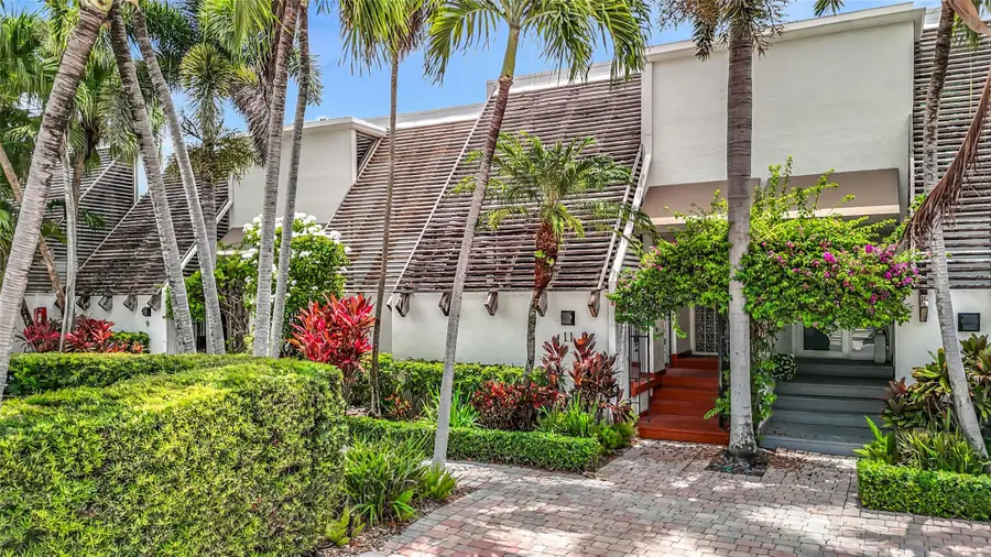 424 Hendricks Isle #11, Fort Lauderdale, FL 33301 - Image #2