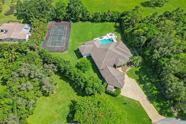 11720 NW 9th St, Plantation, FL 33325