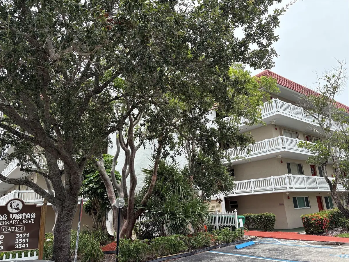 3571 Inverrary Dr #209, Lauderhill, FL 33319 - Image #1