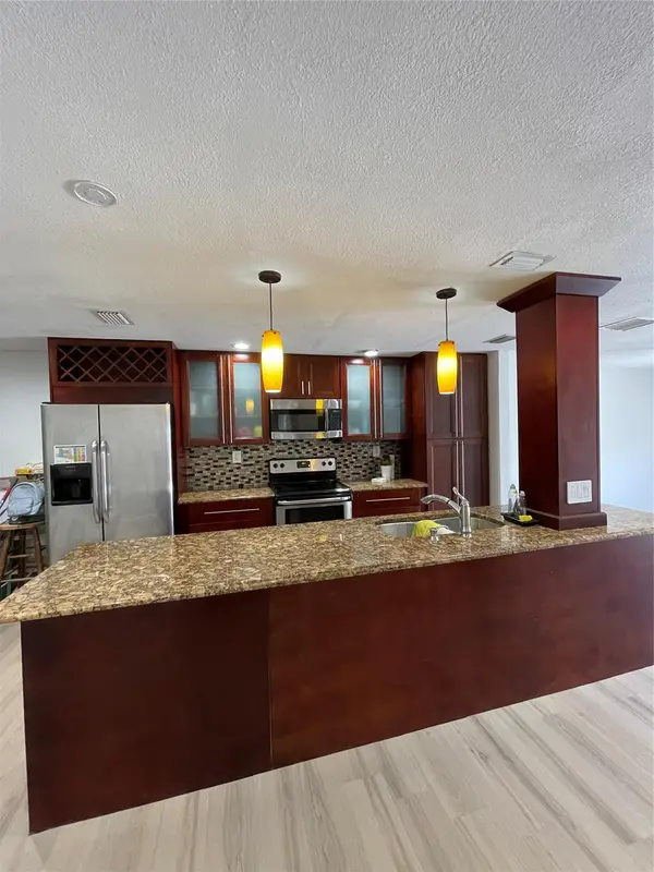 8216 NW 8th St #3, Plantation, FL 33324