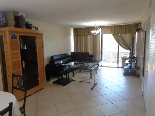 4222 Inverrary Blvd #4301, Lauderhill, FL 33319