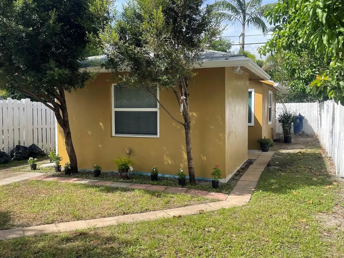 533 NE 15th St, Fort Lauderdale, FL 33304 - Image #1