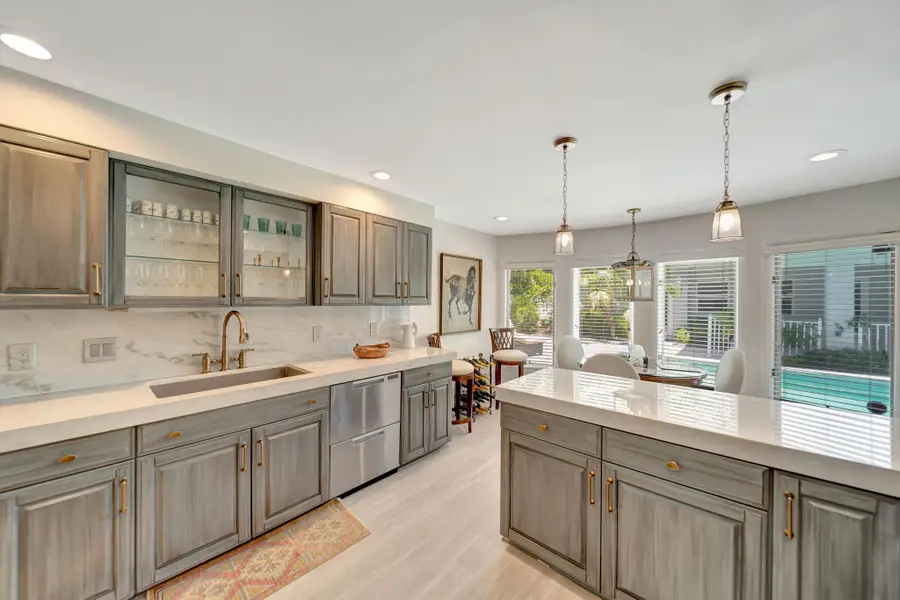 1109 SE 11th Ct, Fort Lauderdale, FL 33316 - Image #2