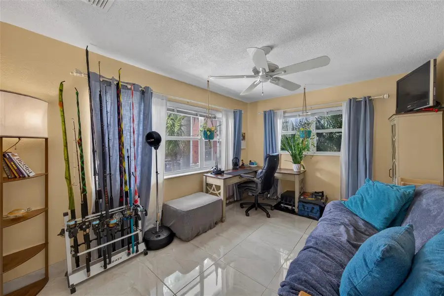 2824 NE 33rd Ct #8, Fort Lauderdale, FL 33306 - Image #2
