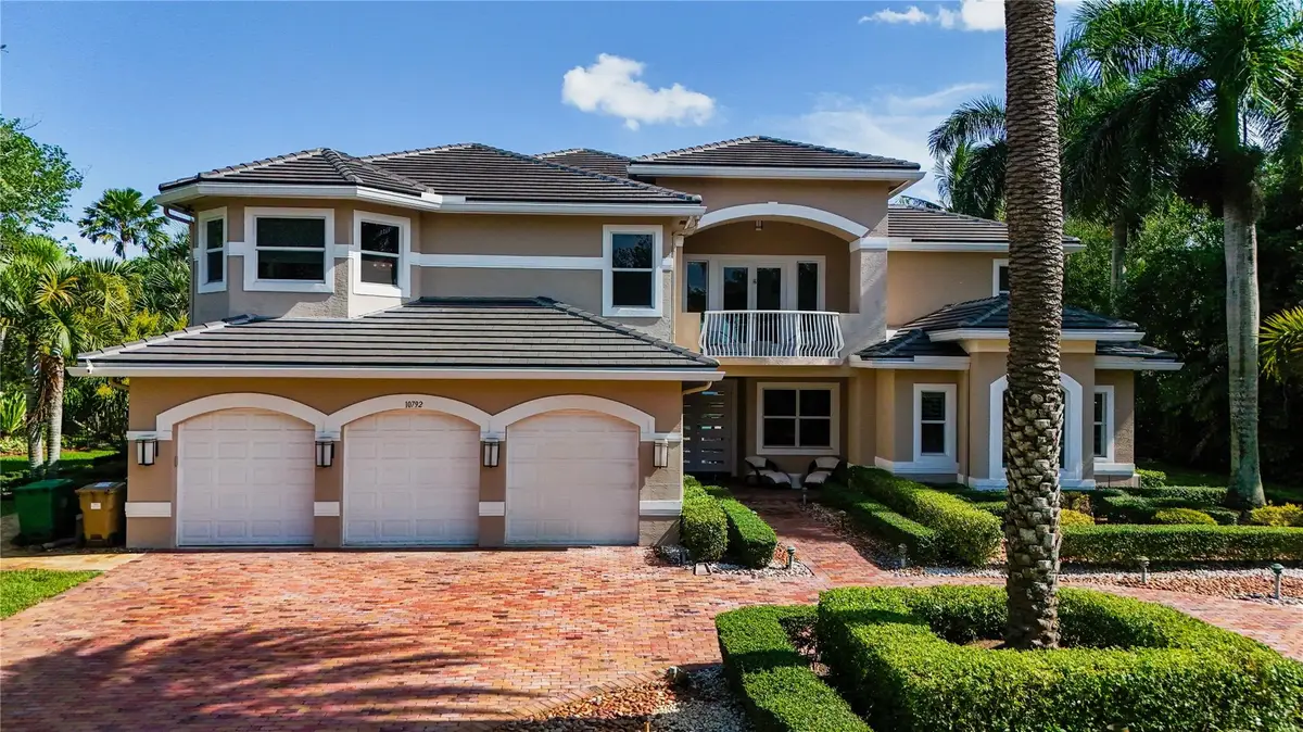 10792 Pine Lodge Trl, Davie, FL 33328 - Image #1