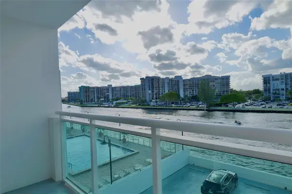 3000 S Ocean Drive #312, Hollywood, FL 33019