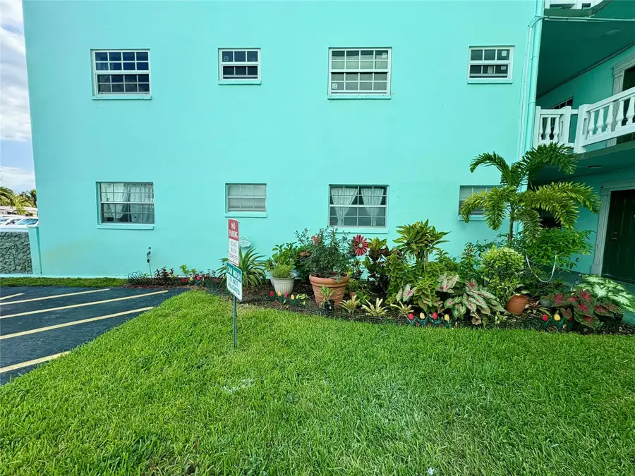 4401 NW 41st St #110, Lauderdale Lakes, FL 33319 - Image #2