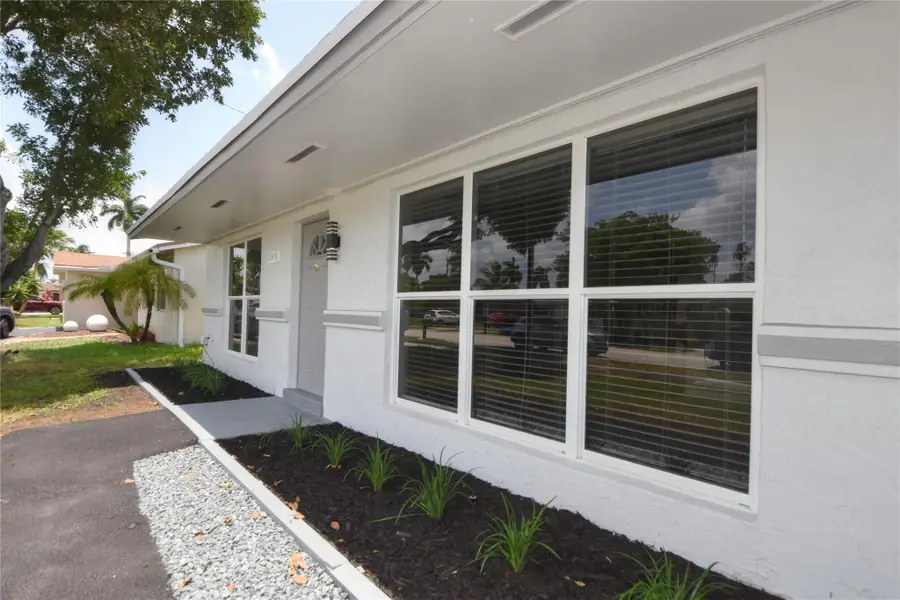 11451 NW 37th St, Sunrise, FL 33323 - Image #2