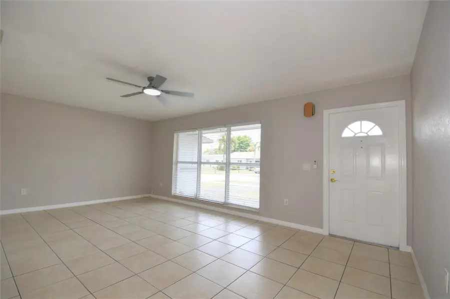 11451 NW 37th St, Sunrise, FL 33323 - Image #3