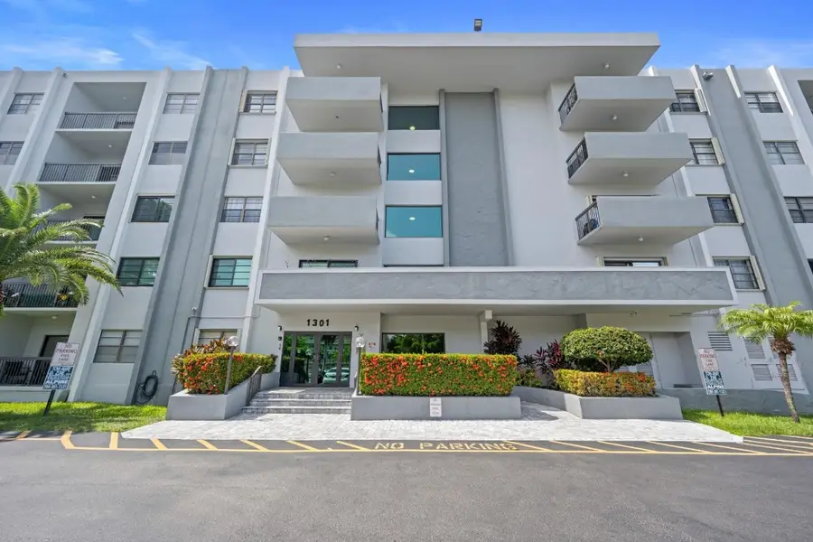 1301 NE 7th Street #113, Hallandale Beach, FL 33009 - #2