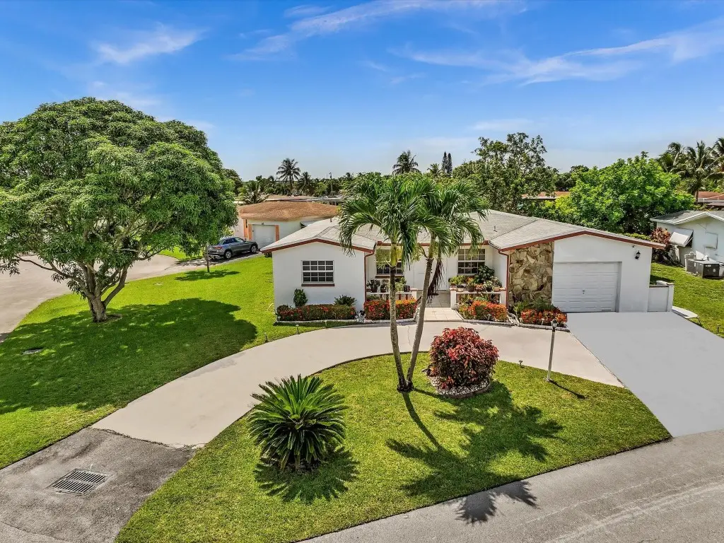 4220 NW 49th Avenue, Lauderdale Lakes, FL 33319 - Image #1