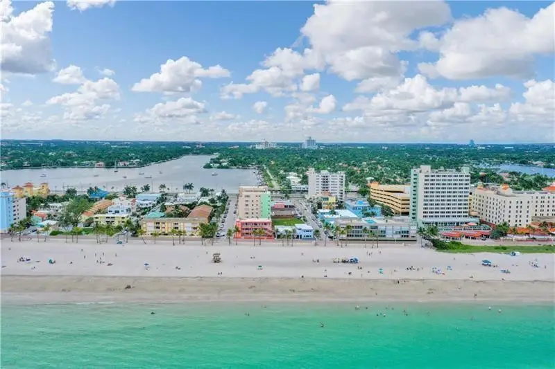 320 S Surf Rd #201, Hollywood, FL 33019 - Image #2