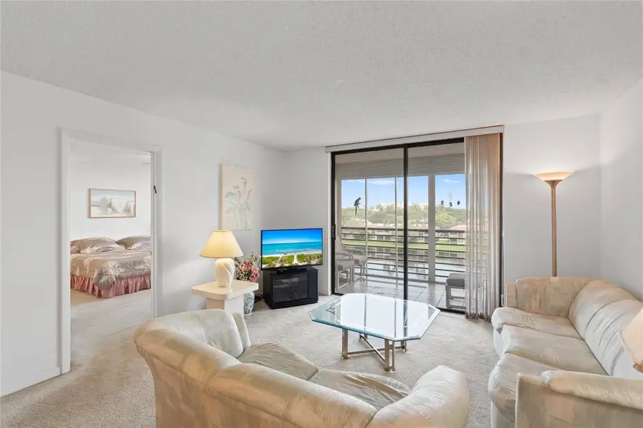 900 Colony Point Circle #511, Pembroke Pines, FL 33026 - Image #3