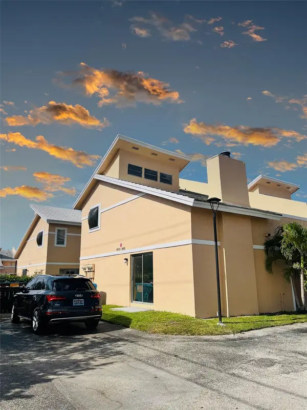 3947 Coral Springs Dr #22, Coral Springs, FL 33065