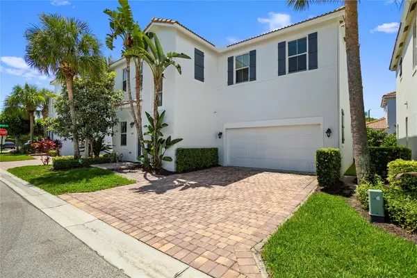 450 Greensboro Way, Boynton Beach, FL 33435