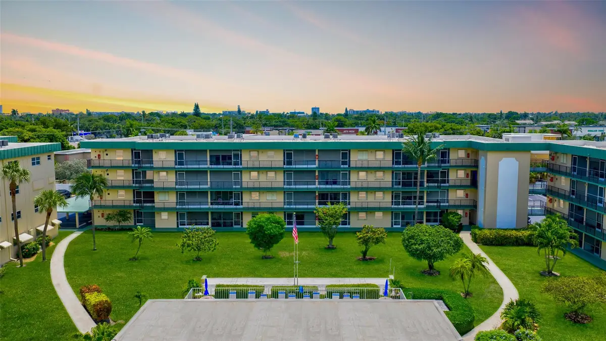 808 SE 7th St #105-B, Deerfield Beach, FL 33441 - Image #1