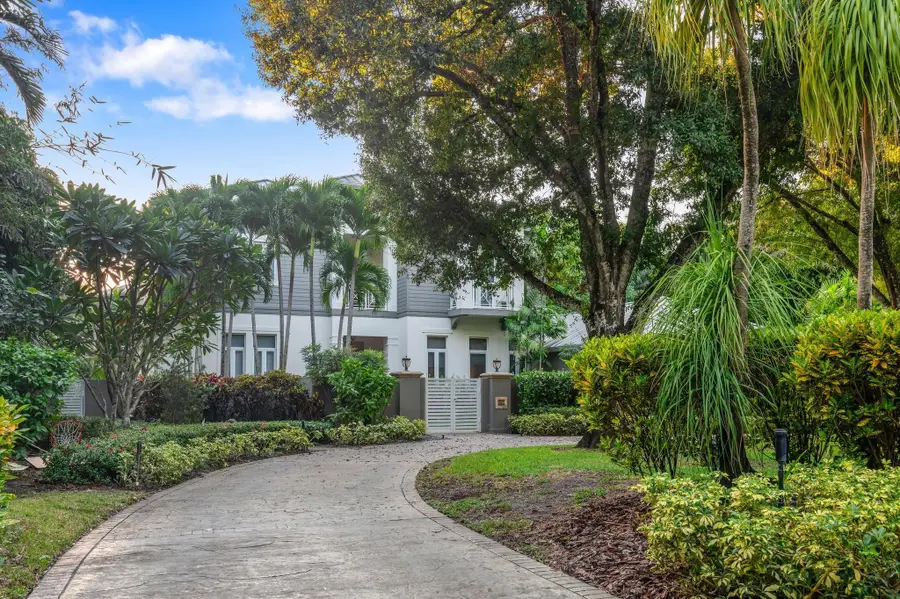 101 Holly Lane, Plantation, FL 33317 - Image #3
