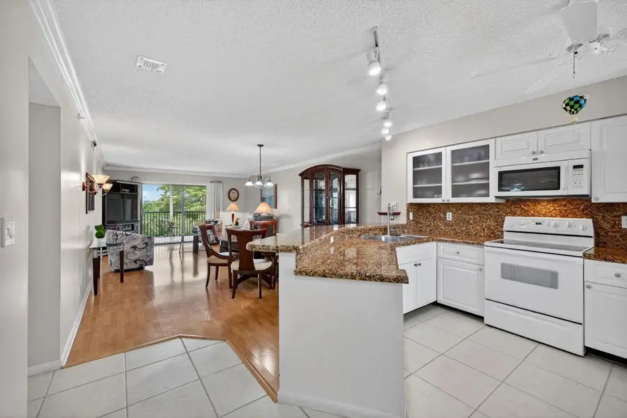 2205 S Cypress Bend Drive #505, Pompano Beach, FL 33069 - Image #2