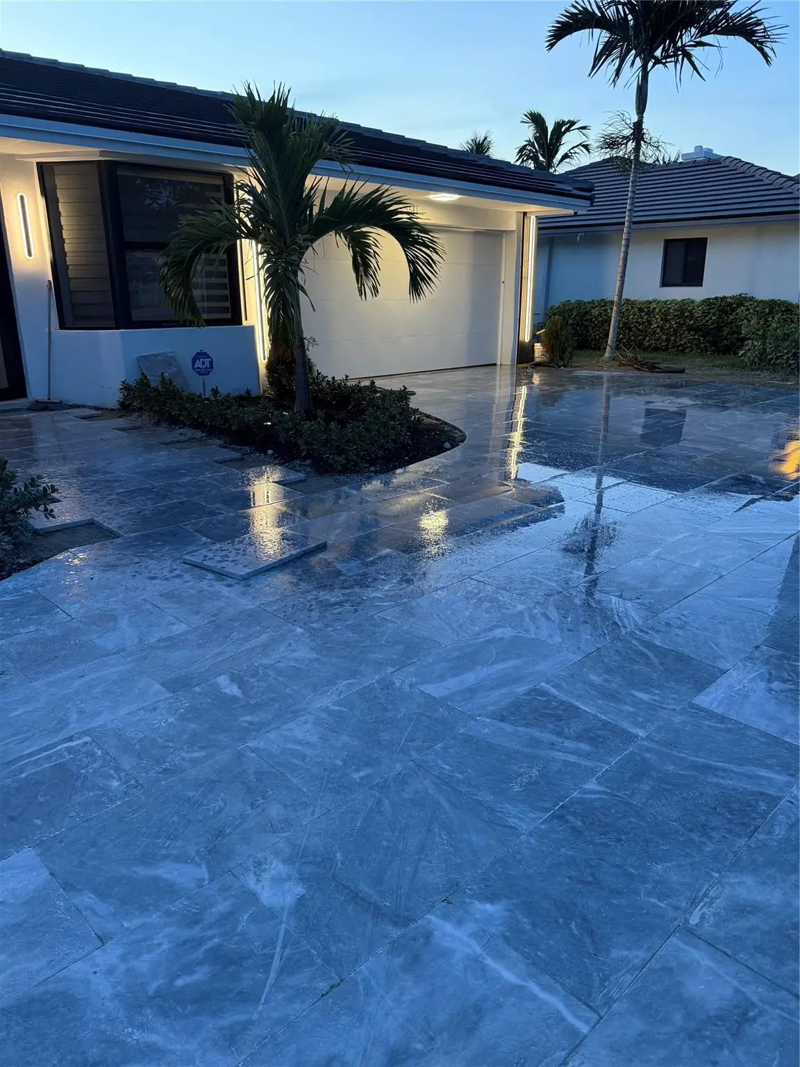 5641 Bayview Dr, Fort Lauderdale, FL 33308 - Image #1