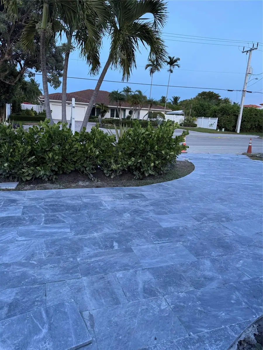 5641 Bayview Dr, Fort Lauderdale, FL 33308 - Image #2