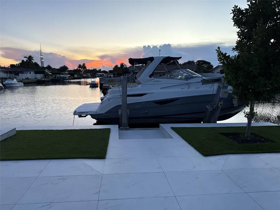 5641 Bayview Dr, Fort Lauderdale, FL 33308 - Image #3