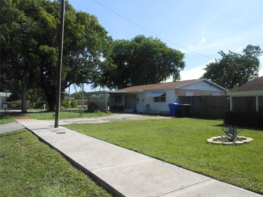 1700 SW 69th Ter, North Lauderdale, FL 33068 - Image #2
