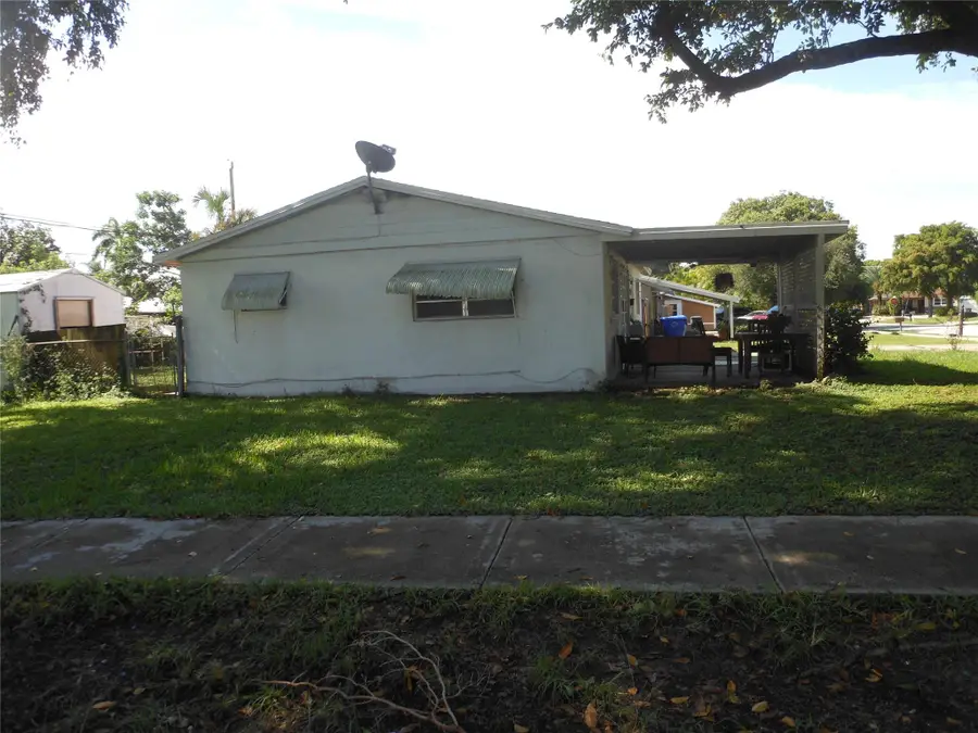 1700 SW 69th Ter, North Lauderdale, FL 33068 - Image #3