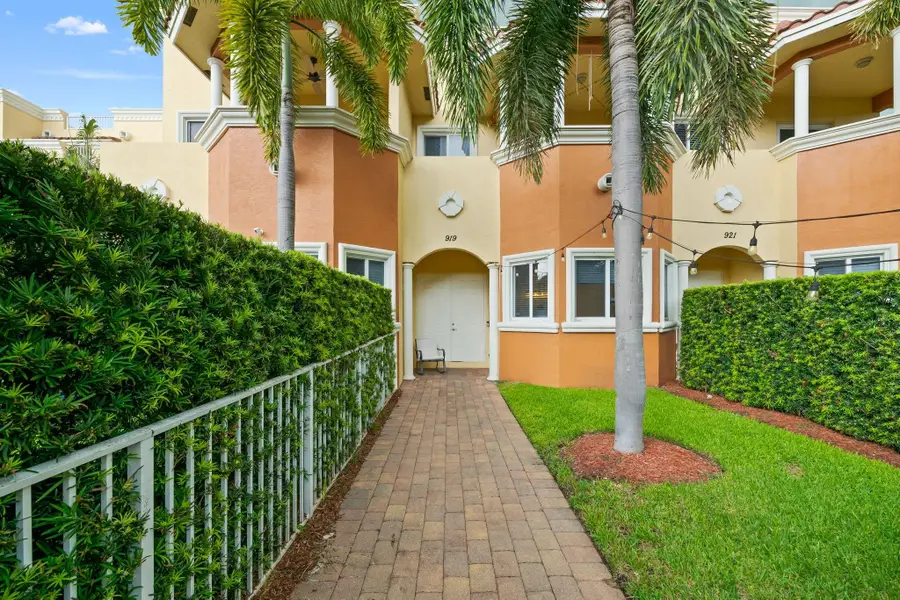 919 NE 17th Way, Fort Lauderdale, FL 33304 - Image #2