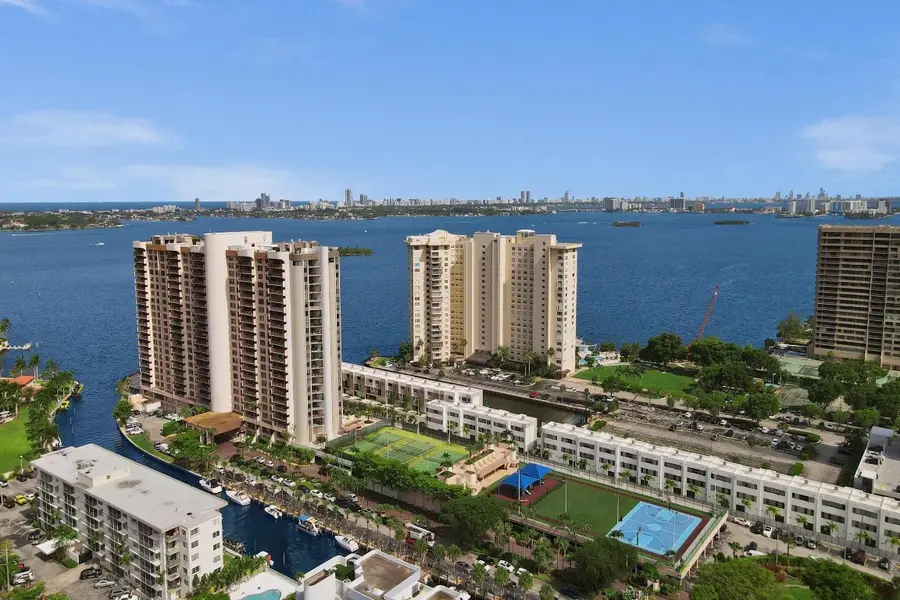 1800 NE 114th Street #703, Miami, FL 33181 - Image #2