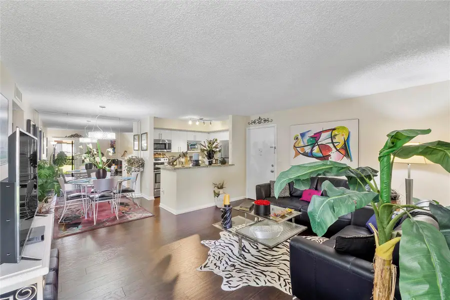 9368 S Belfort Cir #105, Fort Lauderdale, FL 33321 - Image #3