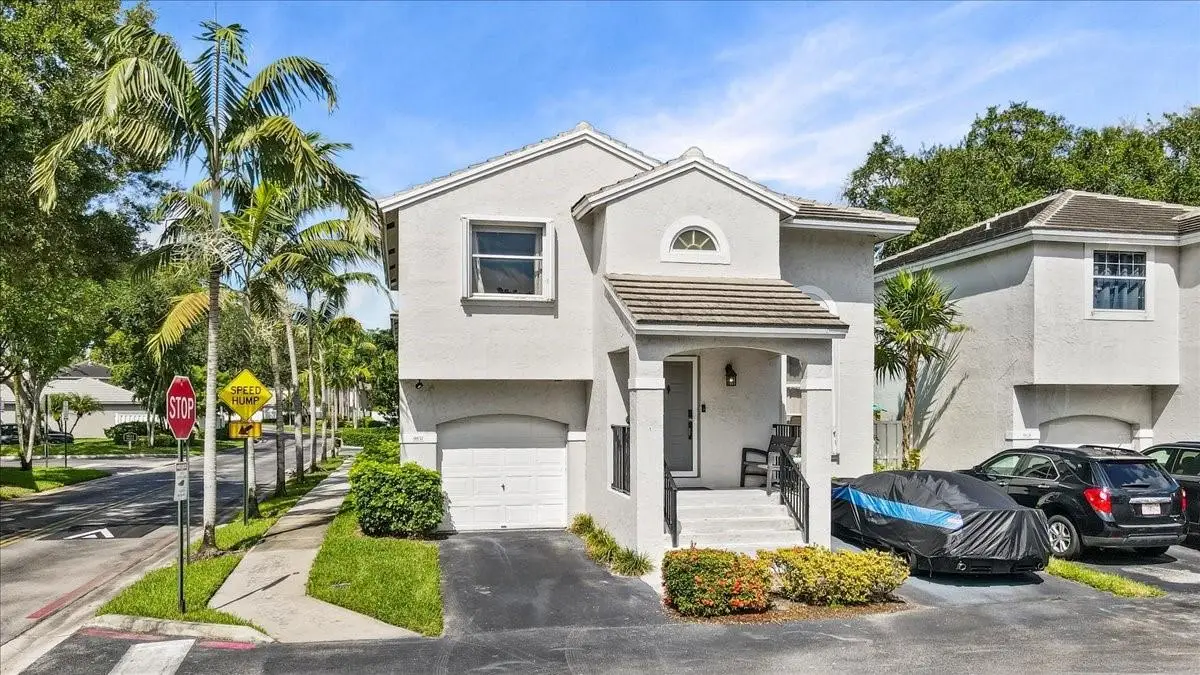 9831 NW 2nd St, Plantation, FL 33324 - Image #1