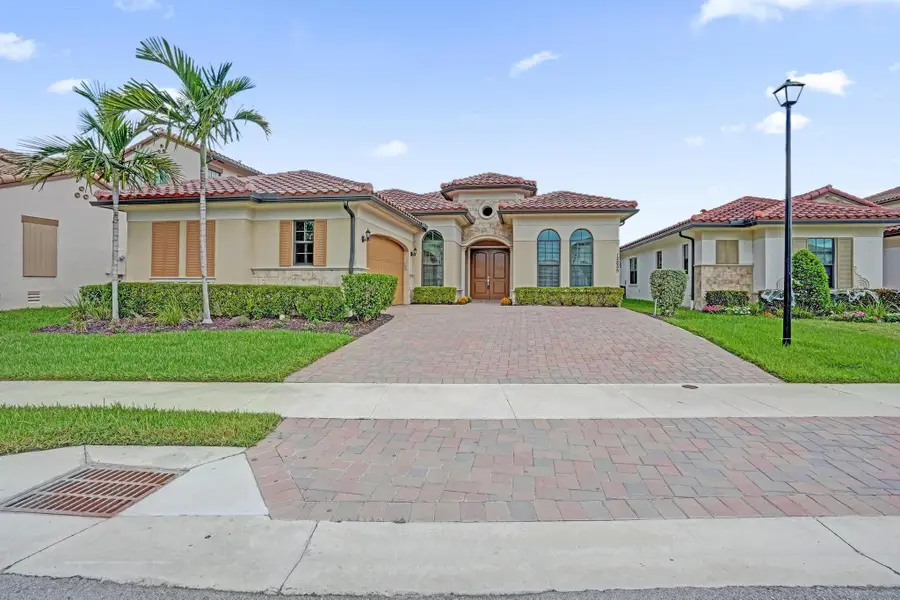 12855 Bayside Ct, Parkland, FL 33076 - Image #3