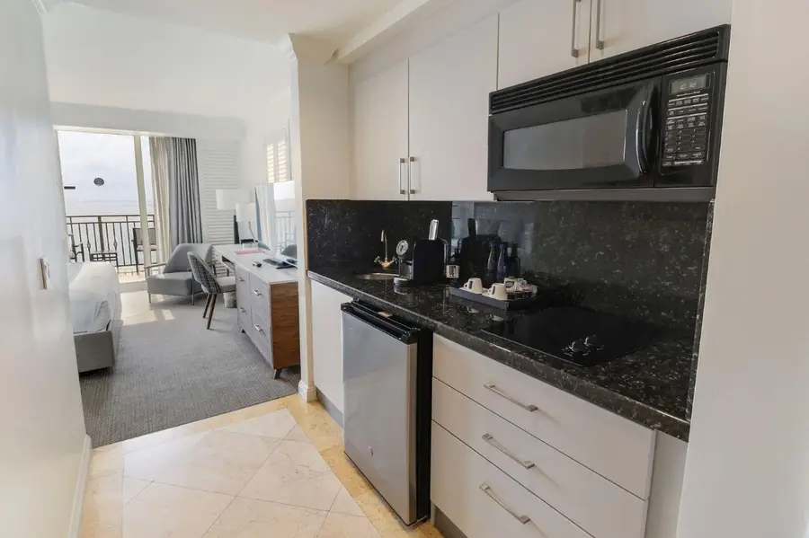 601 N Ft Lauderdale Bch Boulevard #908, Fort Lauderdale, FL 33304 - Image #3