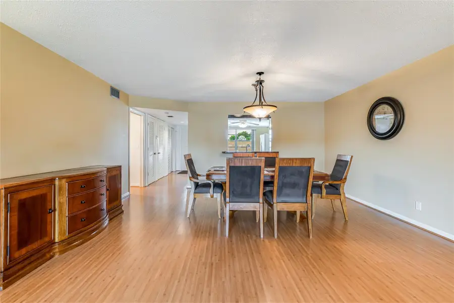 271 S Hollybrook Dr #304, Pembroke Pines, FL 33025 - Image #2