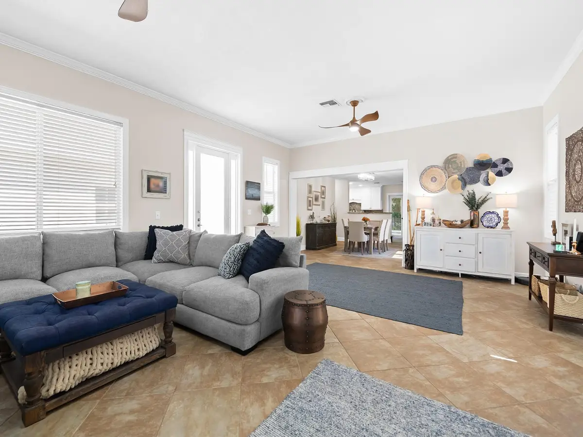 812 NW 26th St, Wilton Manors, FL 33311 - Image #1