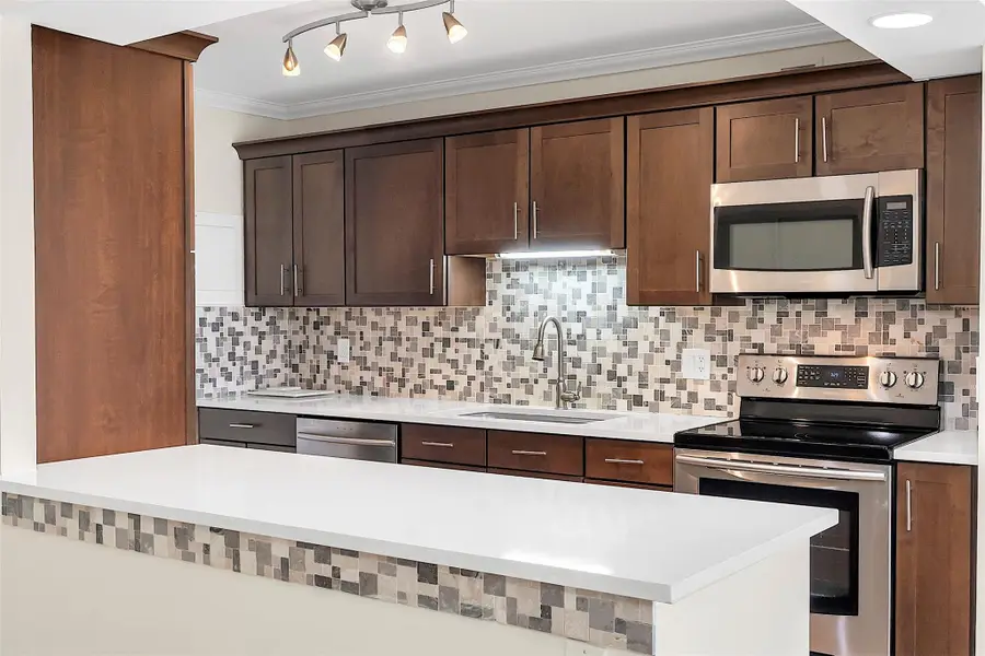 3233 NE 32nd Ave #204, Fort Lauderdale, FL 33308 - Image #2