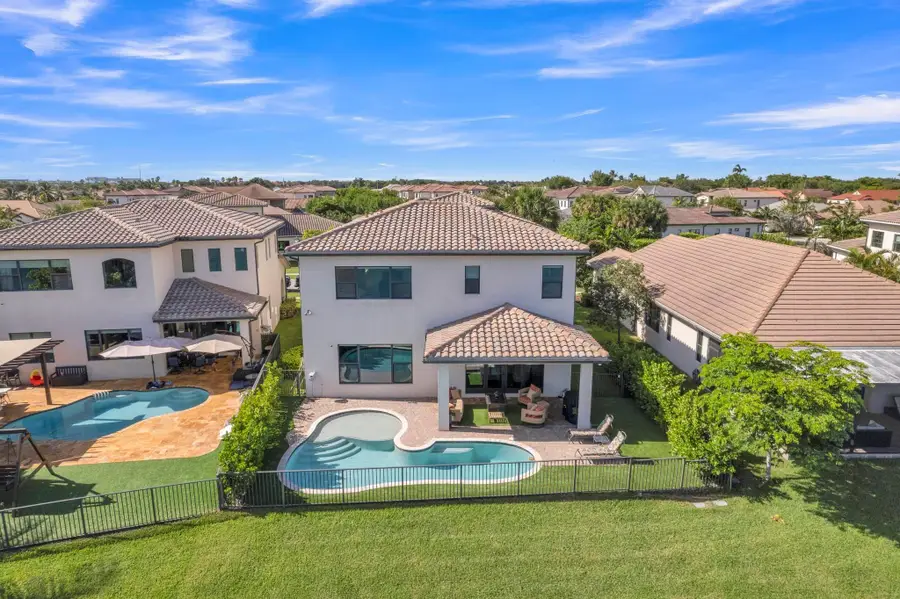 11330 SW 12th St, Pembroke Pines, FL 33025 - Image #2