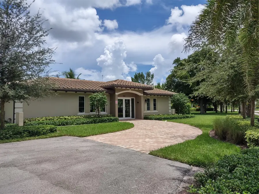 4200 Hillcrest Drive #405, Hollywood, FL 33021 - Image #2