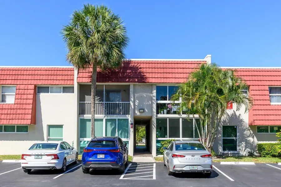 17 Jacaranda Drive #117, Plantation, FL 33324 - Image #2