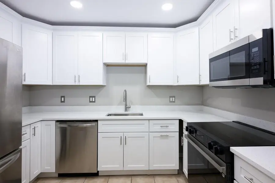 17 Jacaranda Drive #117, Plantation, FL 33324 - Image #3