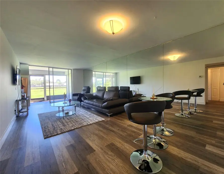 3241 Holiday Springs Boulevard #104, Margate, FL 33063 - Image #2