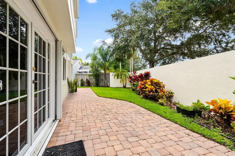 8 Governors Ct, Palm Beach Gardens, FL 33418 - Image #3