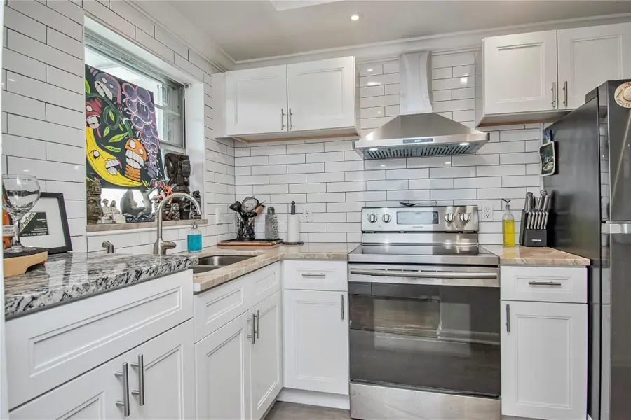 1638 Embassy Dr #308, West Palm Beach, FL 33401 - Image #2