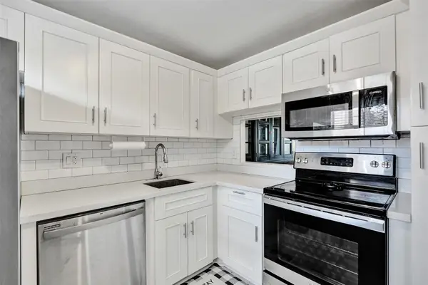 3050 Holiday Springs Blvd #210, Margate, FL 33063